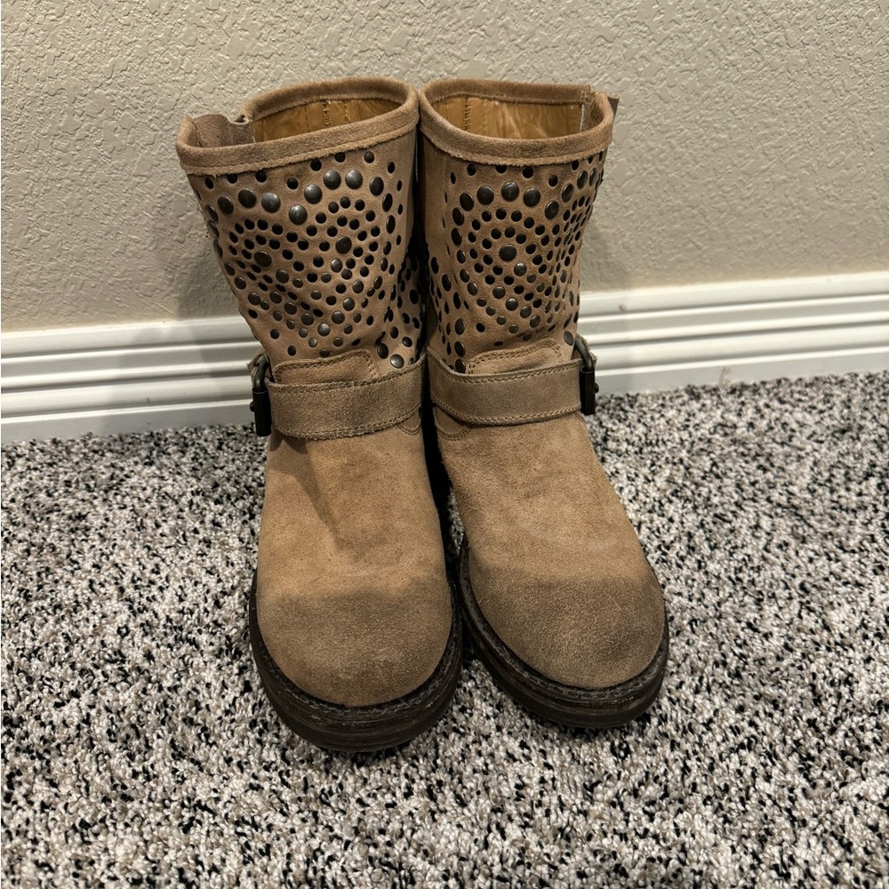 Leather booties